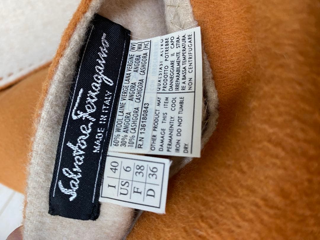 Salvatore Ferragamo オレンジ系 サイズ40 レディースコートの通販