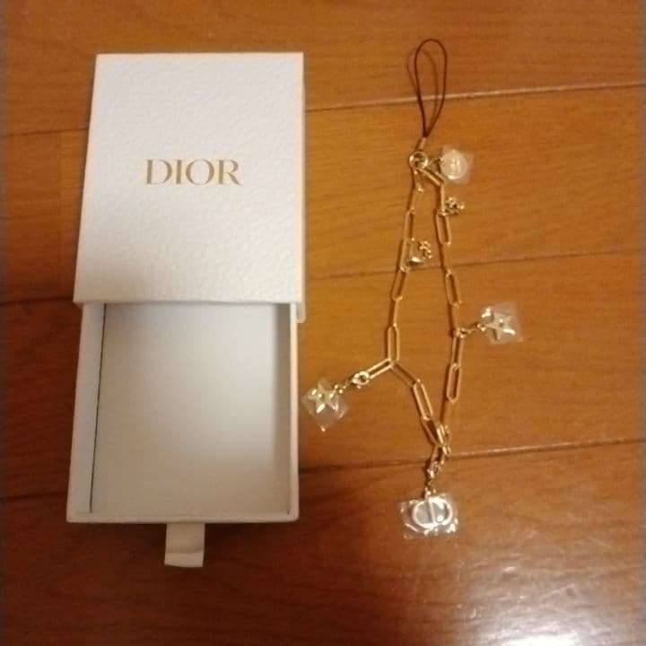 DIOR携帯ストラップ - メルカリ