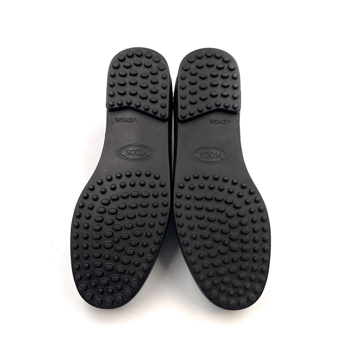 《未使用級》トッズ ローファー ドライビングシューズ ビブラムソール 黒系 7