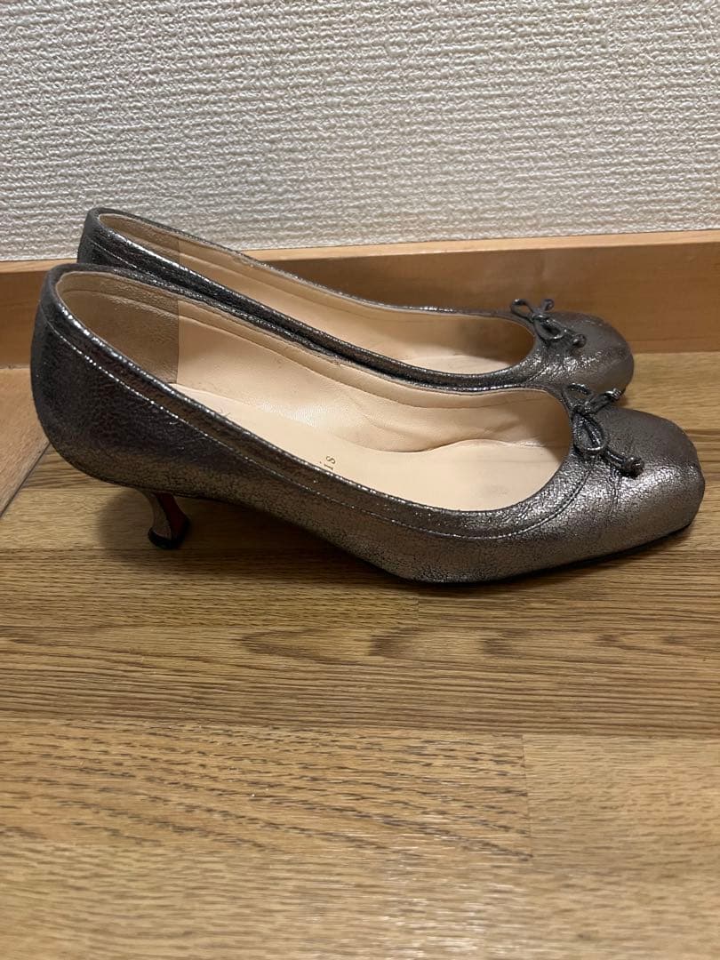 【美品✨】クリスチャンルブタン パンプス　シルバー　23.5cm ローヒール