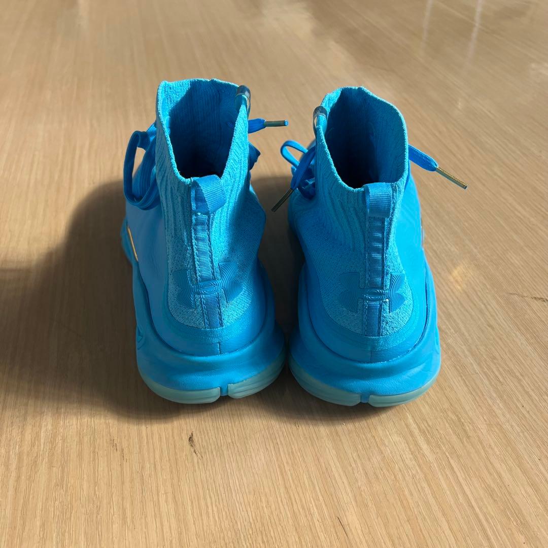 アンダーアーマー　カリー４ レトロ　29.0cm