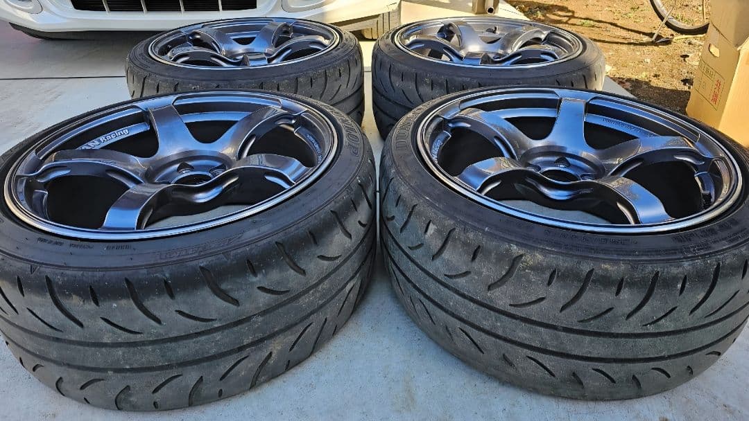 ADVAN TC-4 18インチ 9.5J +45 PCD100 5H