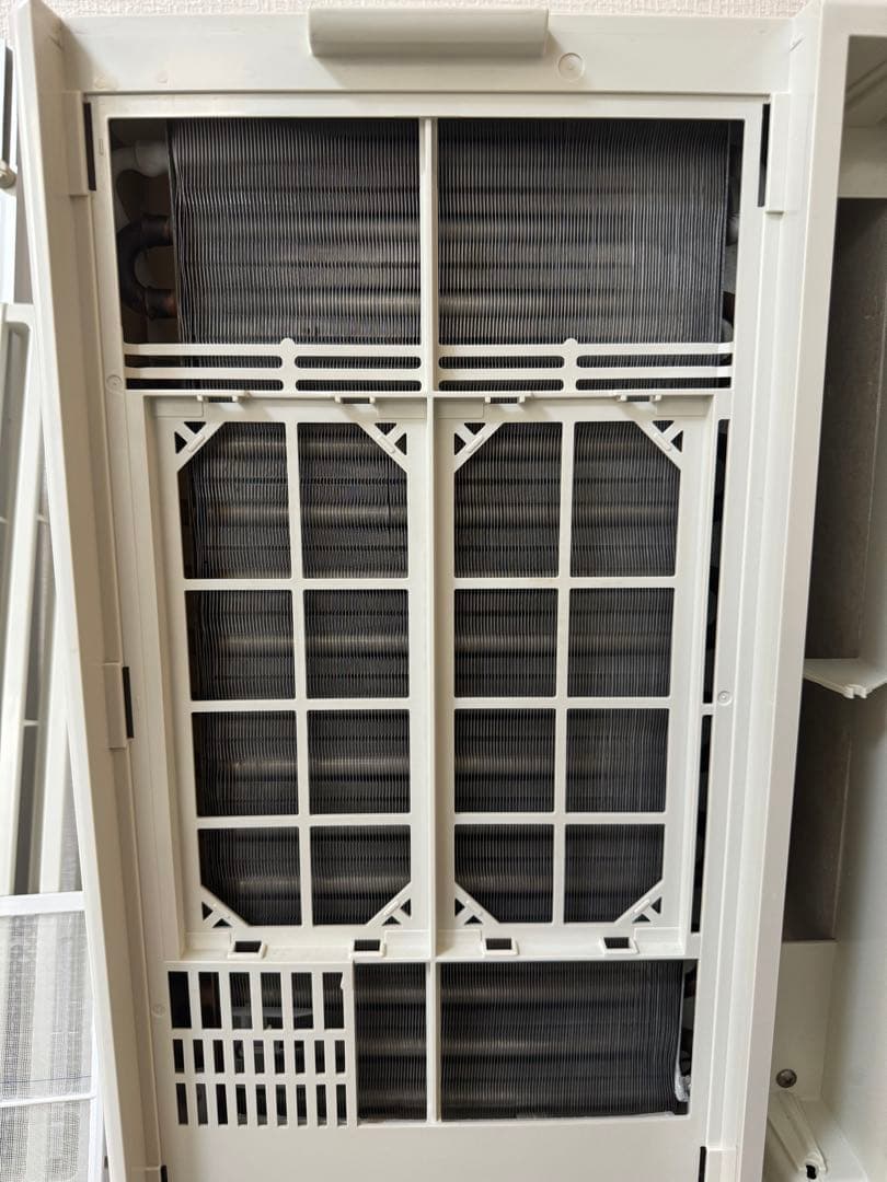 コロナルームエアコンウインド形冷房専用 形式名CW- 1 610 取り付け枠無し