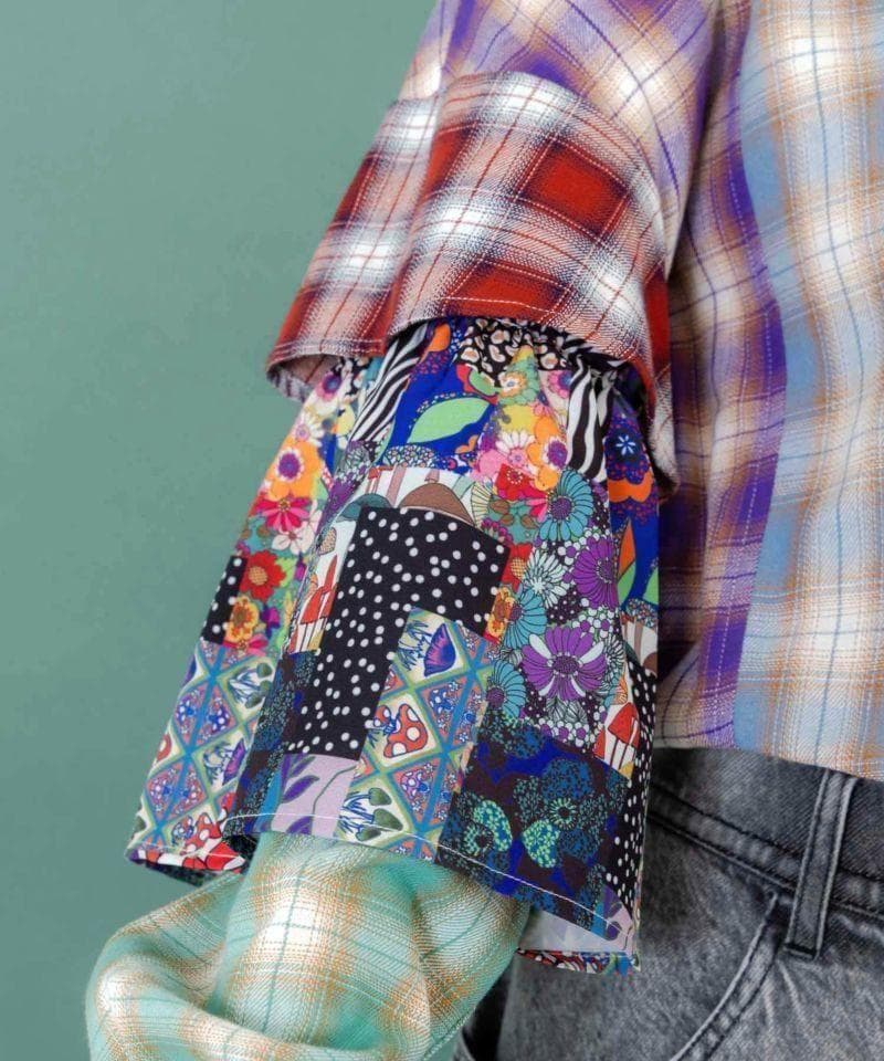 ScoLar 153687：チェックと総柄のアシメパッチワークシャツ - メルカリ