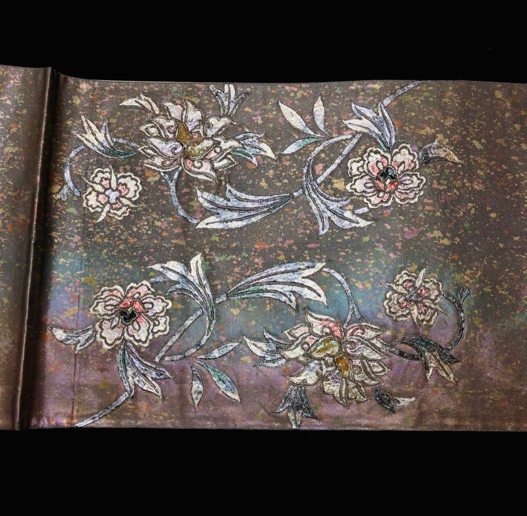袋帯 螺鈿 金彩 刺繍 花唐草文様 お太鼓柄 - メルカリ