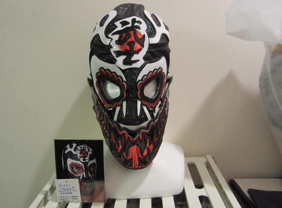 BUSHI 直筆サイン入り実着用オーバーマスク 証明写真付き/新日本プロレス BUSHI 直筆サイン入り実着用オーバーマスク 証明写真付き/新日本