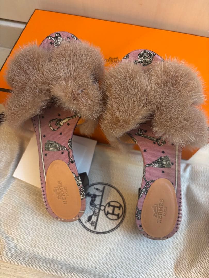美品 HERMES オアジス ファー ピンクサンダル ミュール ミンク - メルカリ