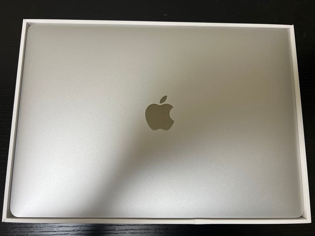 Apple MacBook Air (M1, 16GB, 13.3インチ) Amazon.com: Late 2020 Apple MacBook Air with Apple M1 Chip (13.3