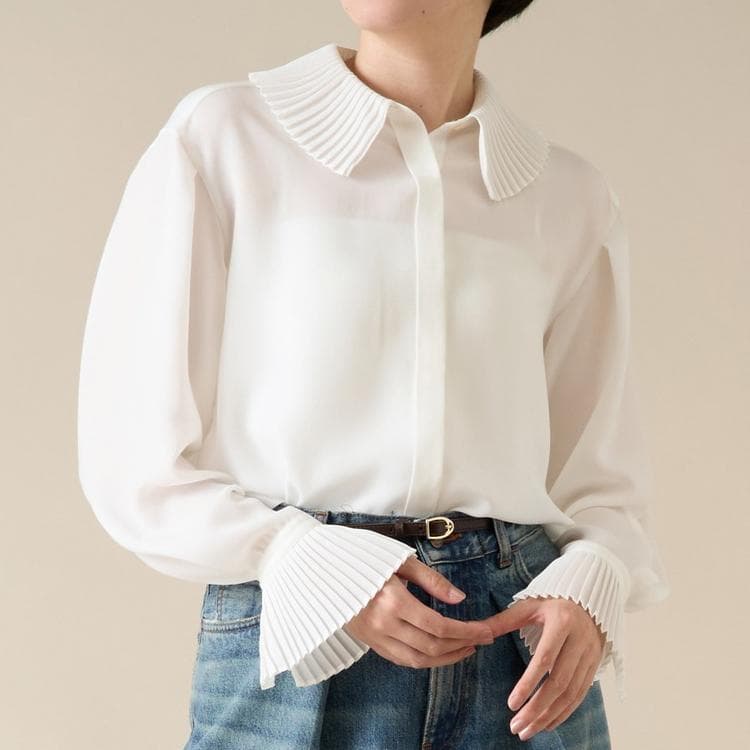 244 新品 martinique マルティニーク プリーツカラーブラウス - メルカリ