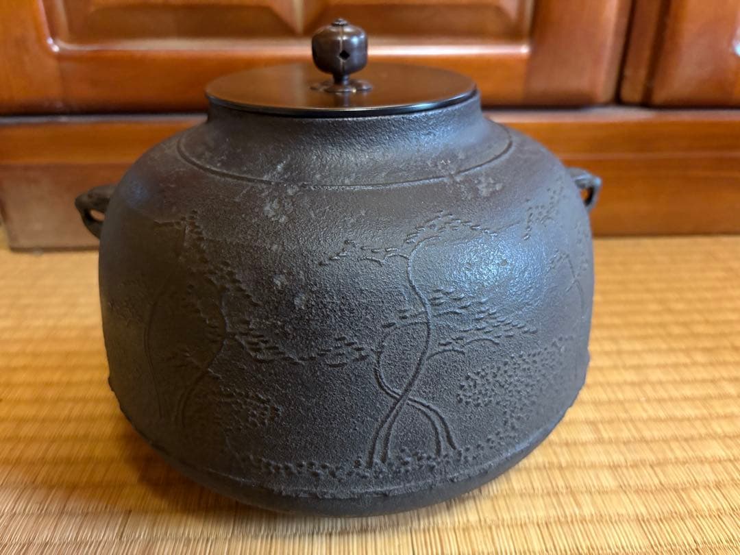 茶道具 風炉釜 繰口間取亀甲 焼抜釜 工芸品