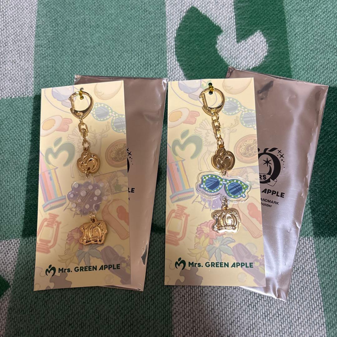 Mrs. GREEN APPLE ランダムチャームキーホルダー - メルカリ