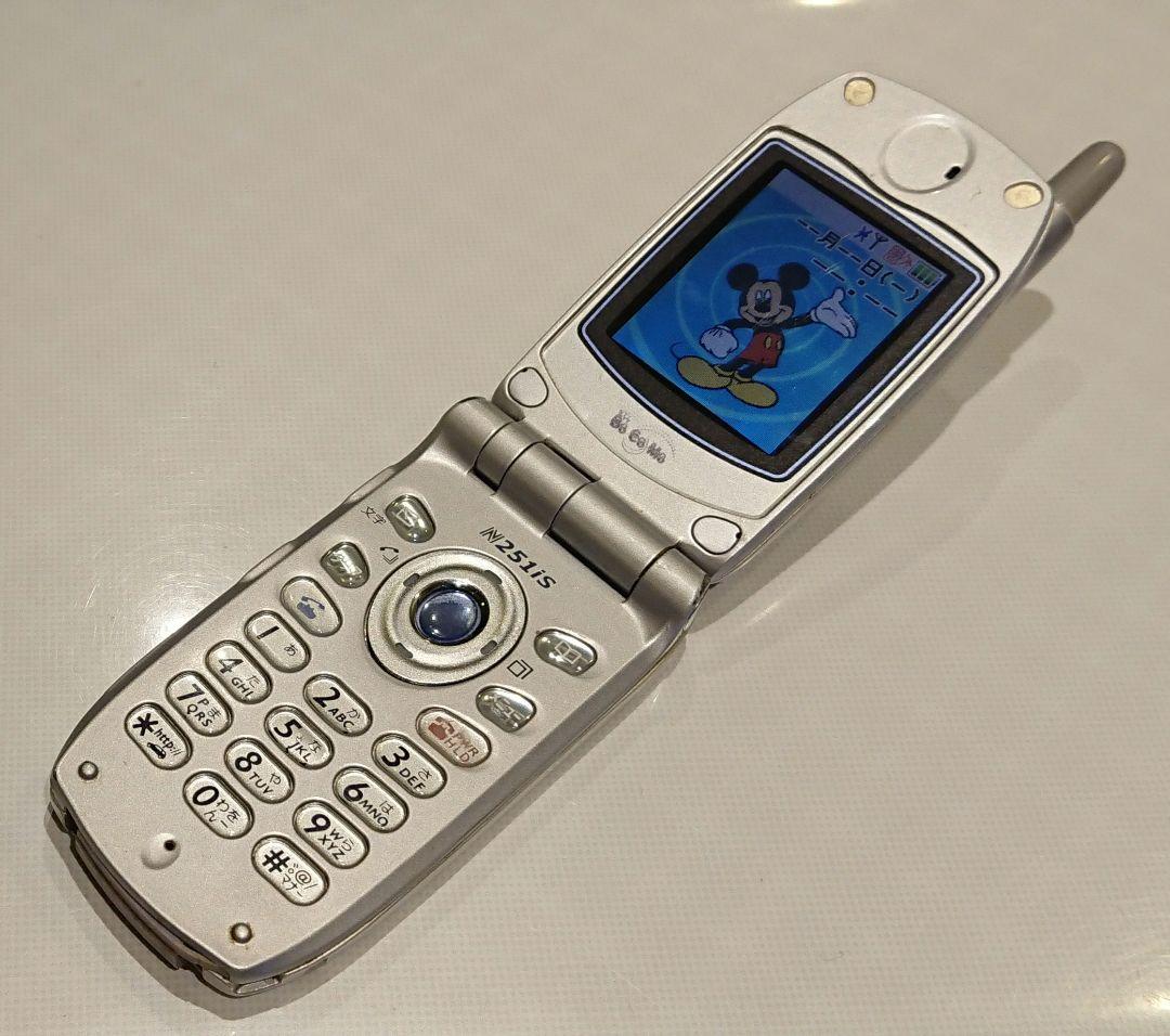 レア 美品 ドコモ docomo N251is silver シルバー ガラケー - メルカリ