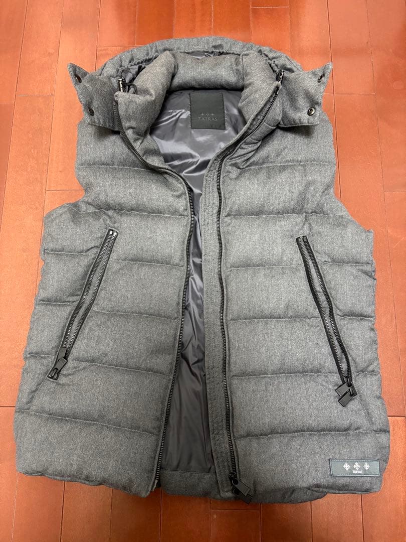 タトラス SOVER ダウンベスト グレー 3 美品 ウール モンクレール好き