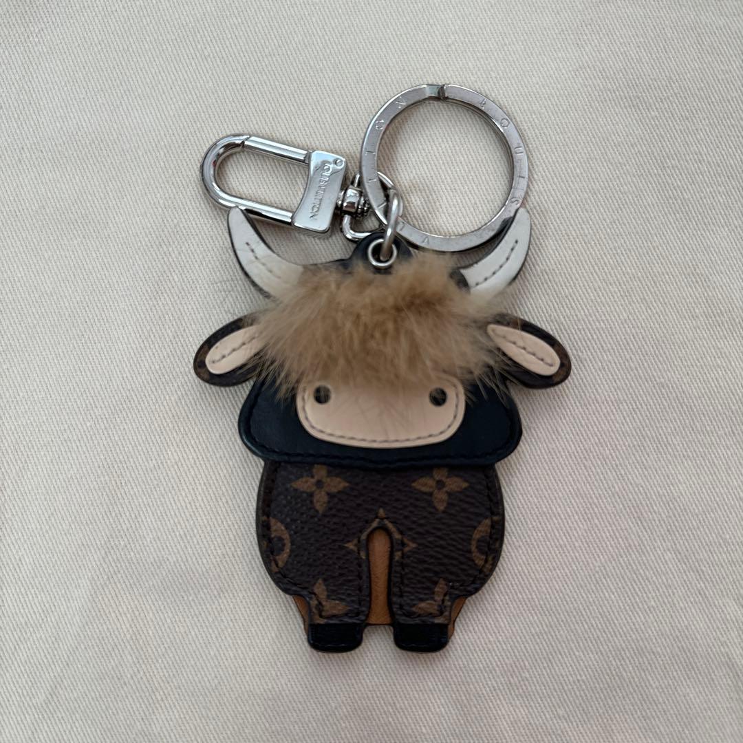 ヴィトン キーリング キーホルダー 牛モチーフ - メルカリ