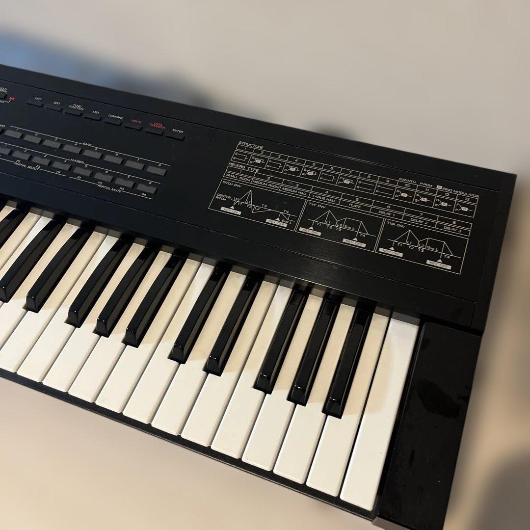 Roland D-10 ローランド シンセサイザー61鍵 マルチ キーボード - メルカリ