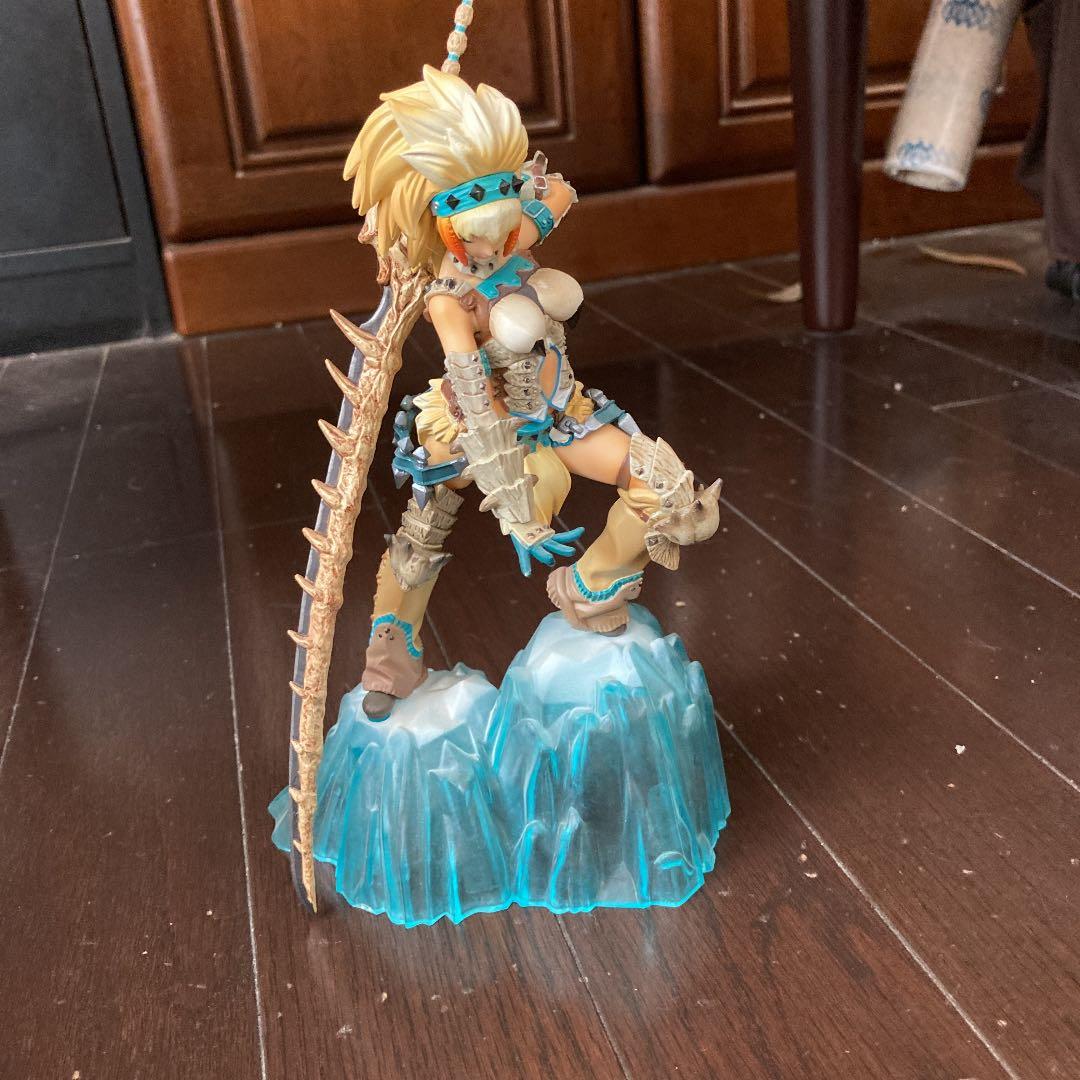 キリン装備ハンターのフィギュア - メルカリ