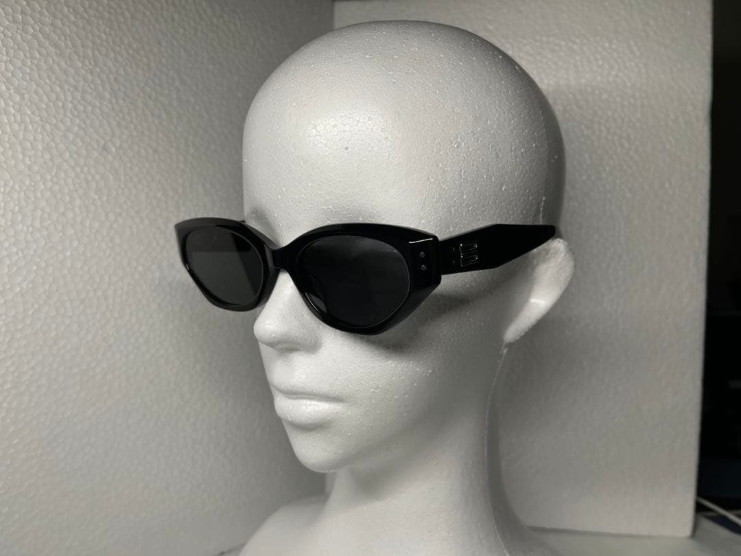 美品】Gentle Monster ROCOCO ブラック サングラス - メルカリ