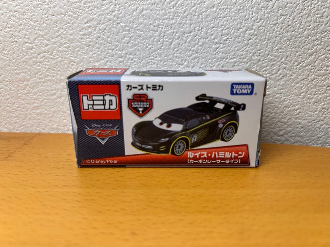 新品未使用】カーズトミカ ルイスハミルトン カーボンレーサータイプ