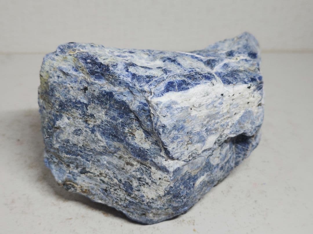 ソーダライト 2.1kg ラピスラズリ 原石 鑑賞石 自然石 鉱物 誕生石 水石