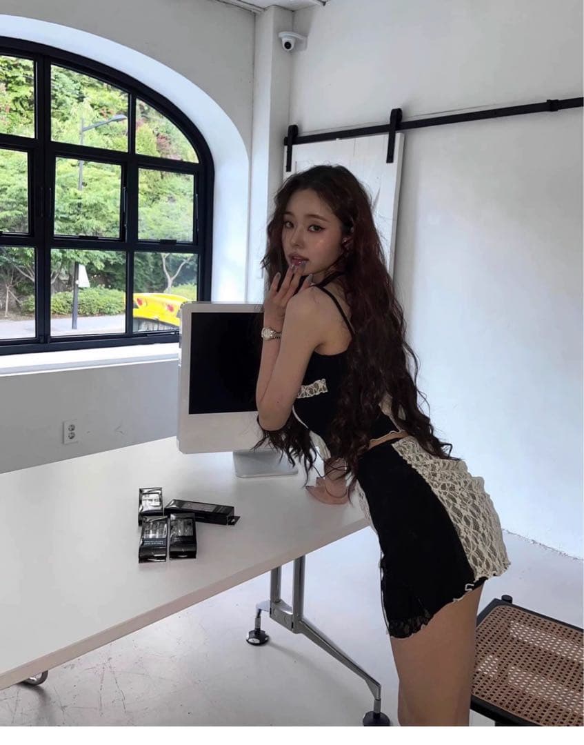 ジアちゃん着用 ♡セクシー可愛い黒白レースキャミソールミニスカート