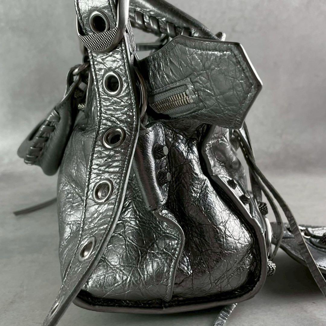 極美品】バレンシアガ NEO CAGOLE 2wayハンド シルバー - メルカリ