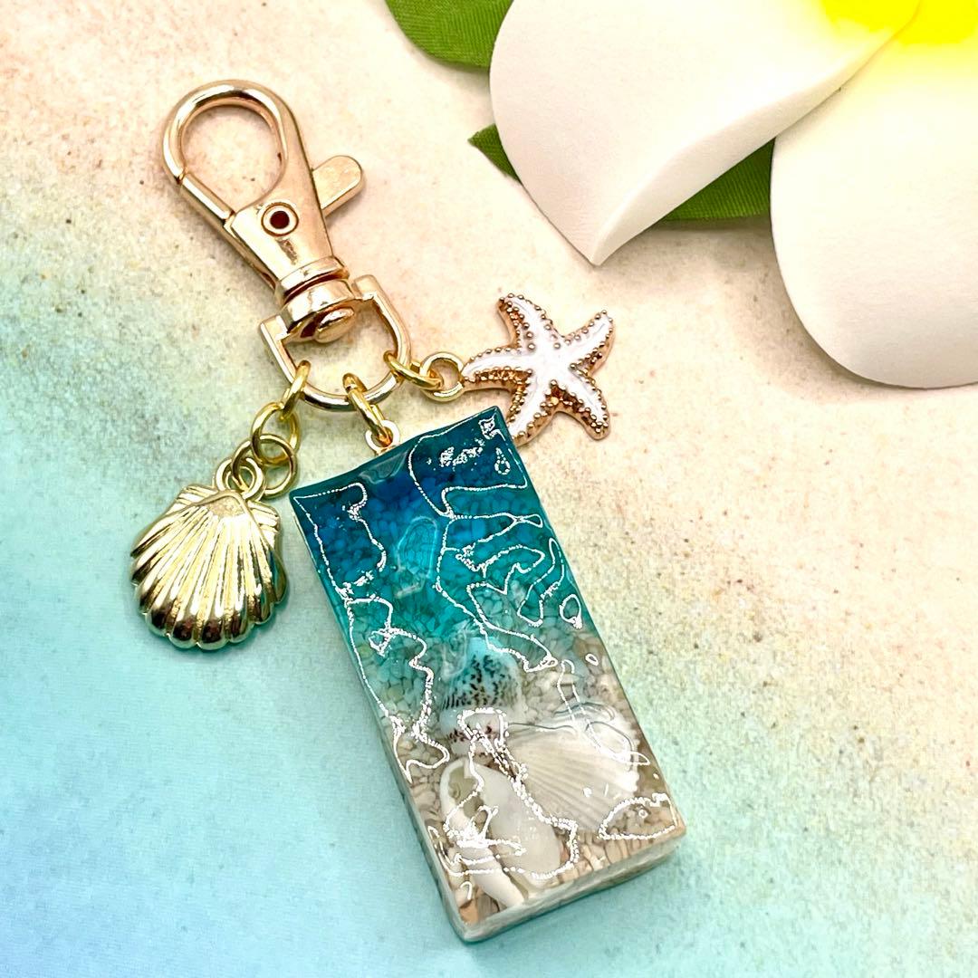 ☆海のカケラ☆ （O） ハンドメイド レジン 海キーホルダー 夏 海