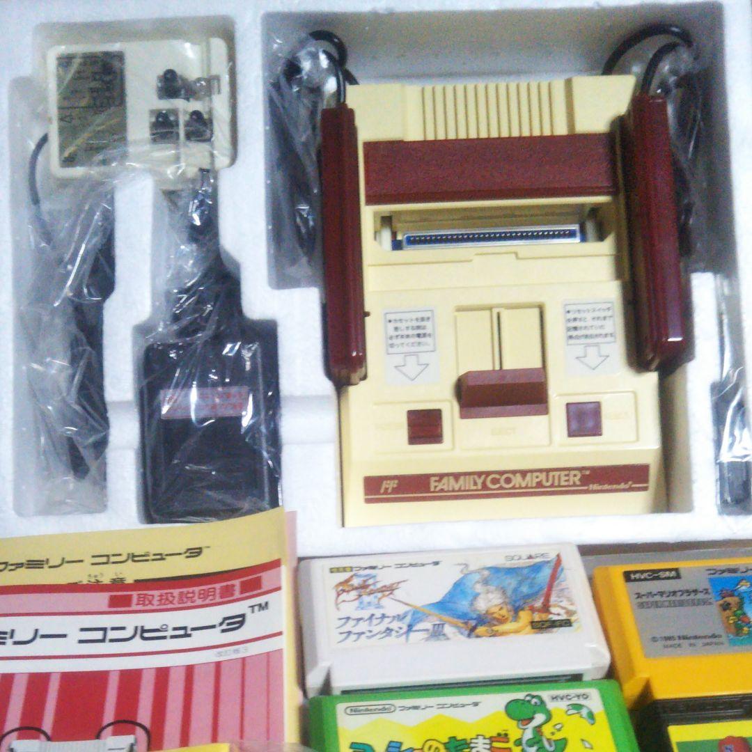 任天堂ファミコン本体とカセット5本ファミコン本体 付属品有 ソフト5