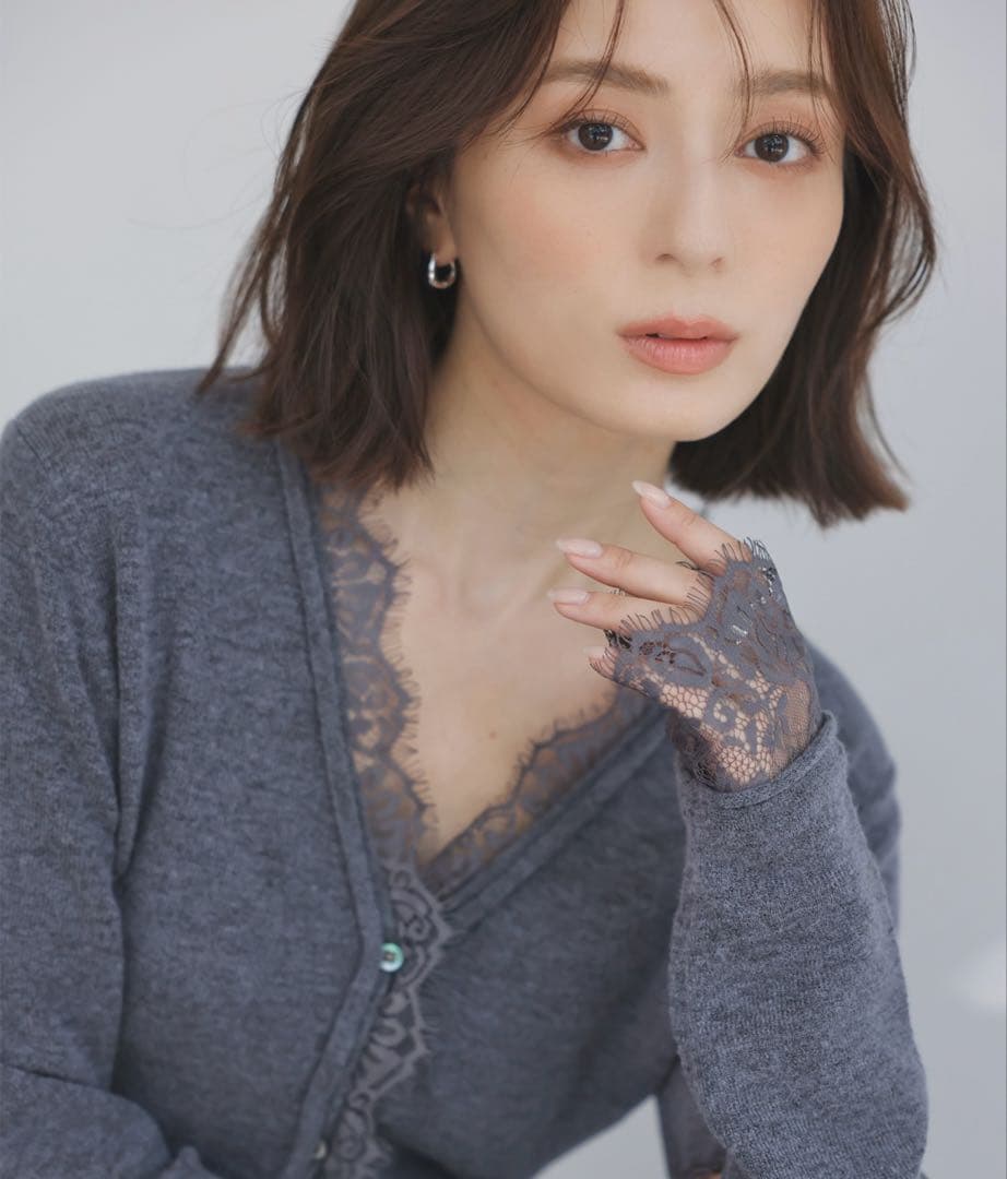 anuans アイラッシュレーストリミングニット グレー - メルカリ