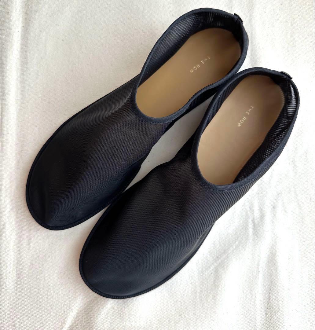 新品 The Row ザロウ SOCK FLATフラットシューズ ブラック 38 - メルカリ