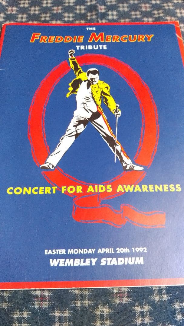 フレディ・マーキュリー追悼ライブパンフレット　ウェンブリースタジアム完全版CD フレディ・マーキュリー追悼ライブパンフレット ウェンブリー