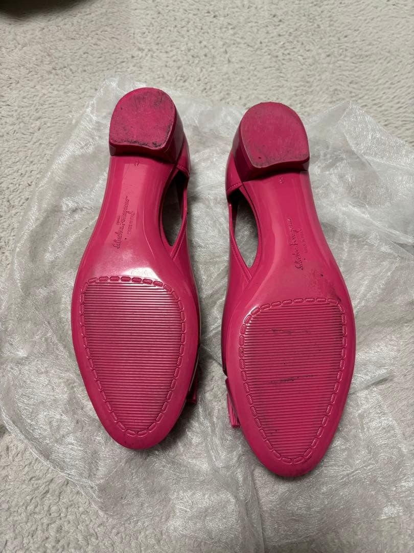Ferragamo ピンク ラバーシューズ　6（23.5cm）