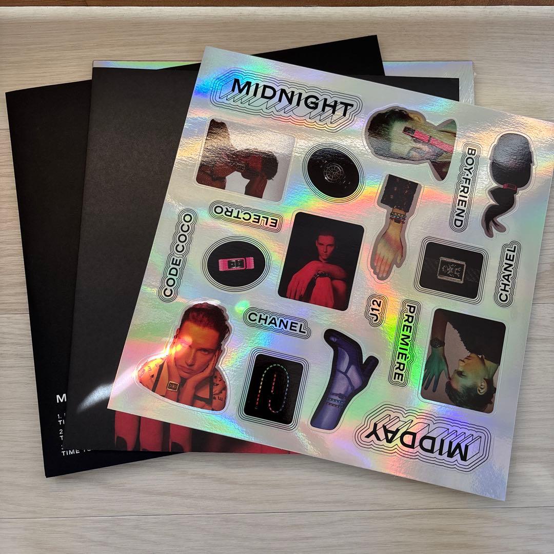 CHANEL ELECTRO CAPSULE COLLECTION ステッカー付