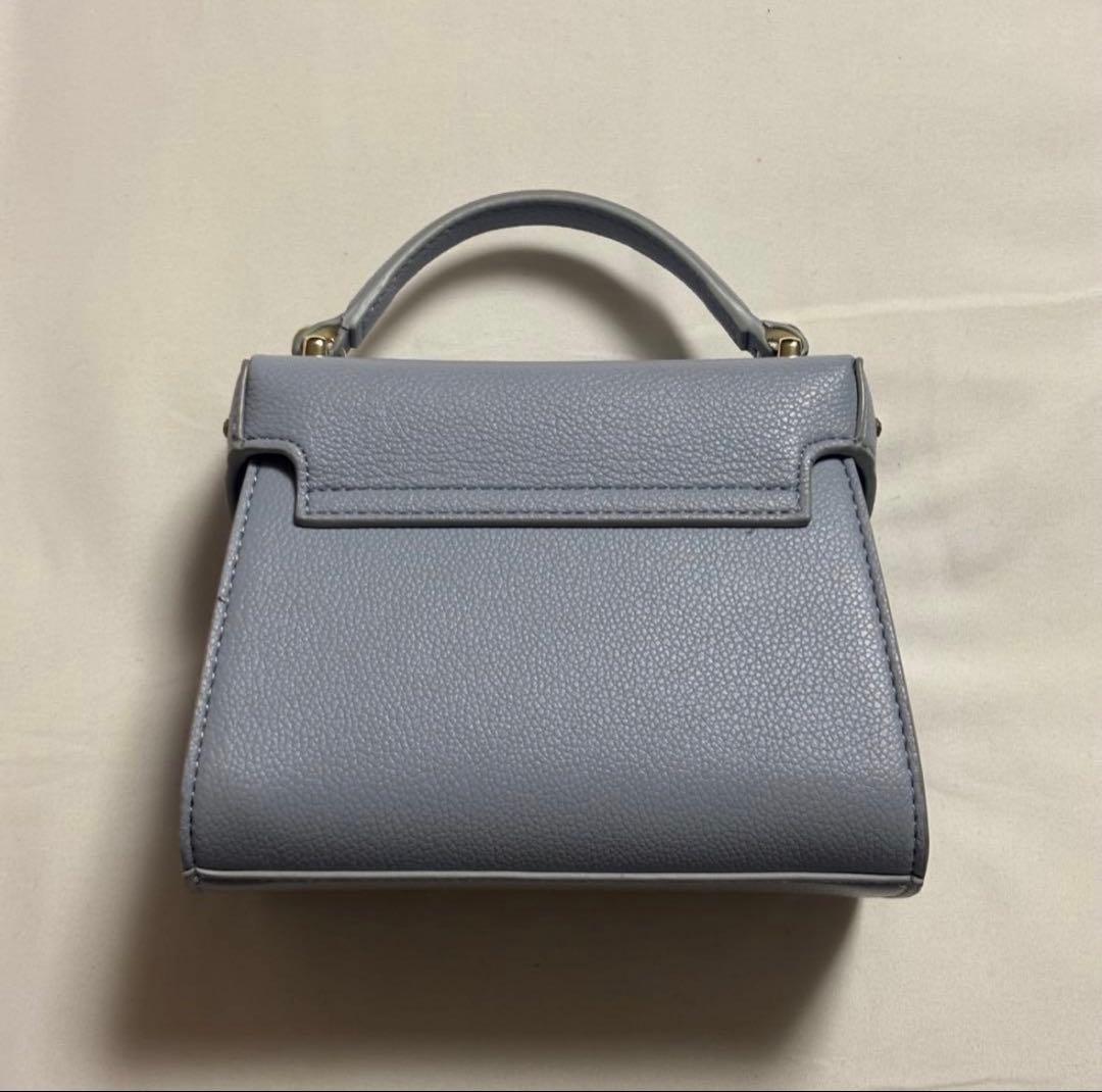 セルフォード スタッズ付きライトグレーショルダーバッグ - メルカリ