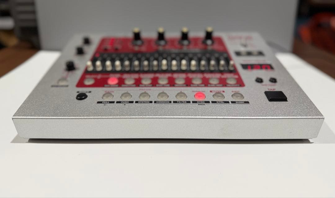 Roland EF-303 エフェクター 303 909 808