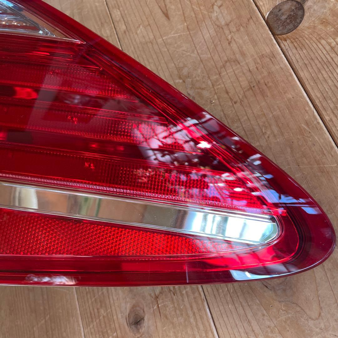 クラウン GRS200 右テールランプ ICHIKOH30-370