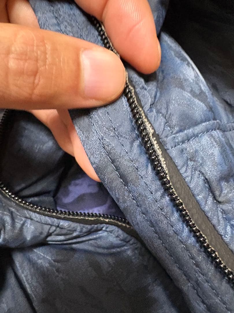 1974様用TATRAS ネイビー フード付きダウンベスト - メルカリ