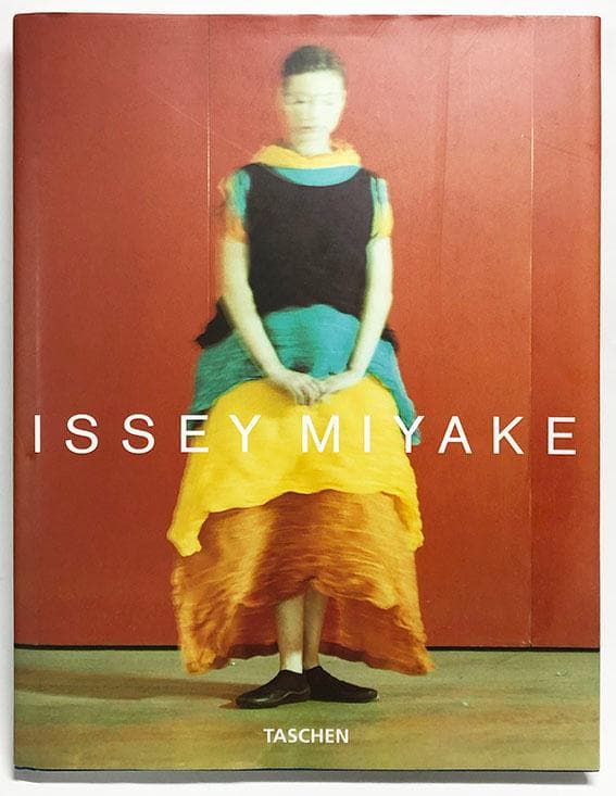 イッセイ・ミヤケ『ISSEY MIYAKE』M.ホルボーン編　和英二カ国語版 イッセイ・ミヤケ『ISSEY MIYAKE』M.ホルボーン編 和英二カ国語版