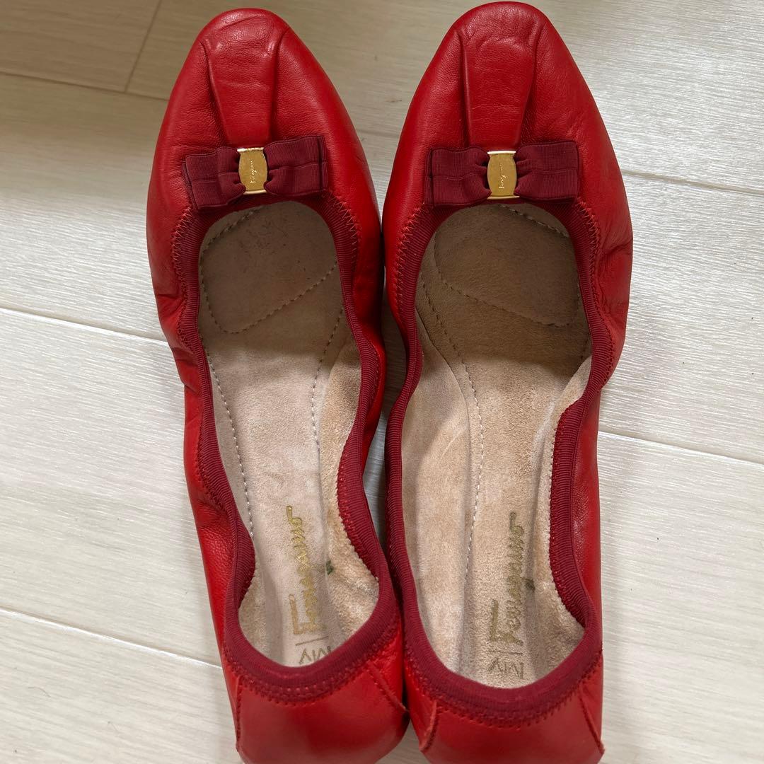 【フェラガモ】フラットシューズ　赤　25.5cm
