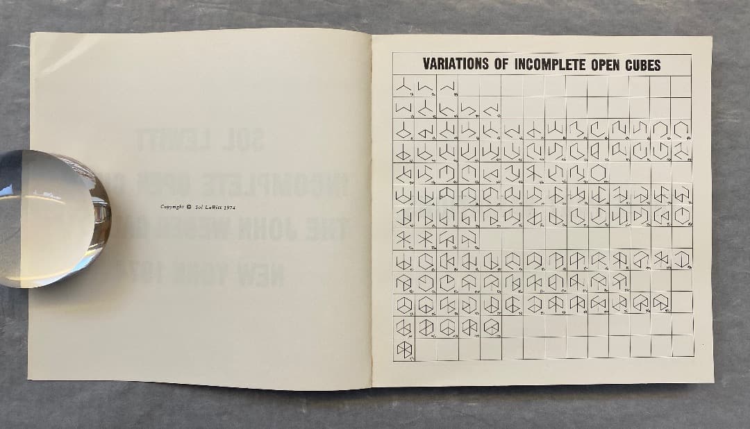 希少）ソル・ルウィット Incomplete Open Cubes の初版本。 - メルカリ