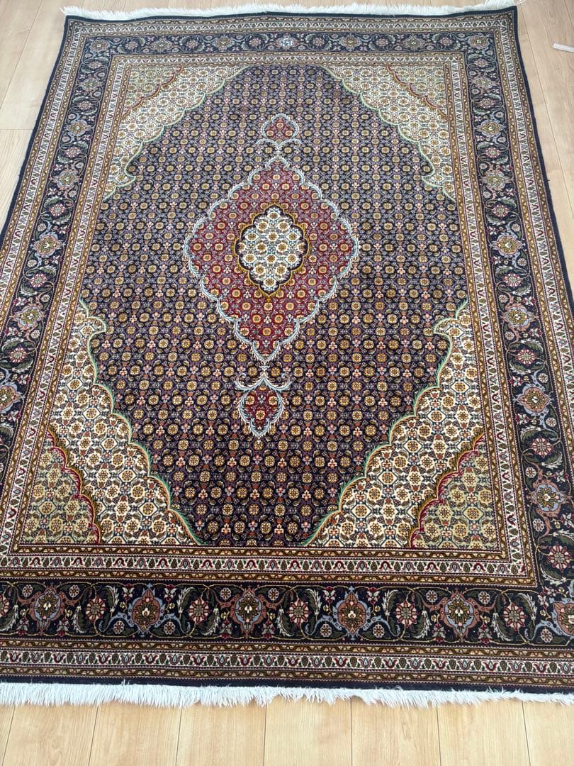 専用！ペルシャ絨毯　タブリーズ　ウールとシルク　ラグ マヒ柄 ペルシャ絨毯 タブリーズ ウールとシルク ラグ マヒ柄 ペルシャ絨毯