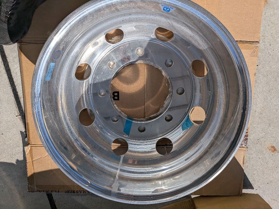 チ*ン様 19.5インチアルミホイール 8穴 ポリッシュ仕上げ　アルコア アルコア 19.5インチ×6.75(147) 8穴/285 JIS規格 アルミホイール