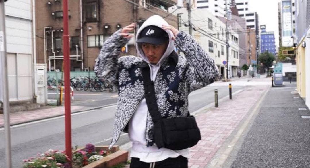 SUGATA PERSIA PUFFER JACKET BADHOP着用 新 デザイン