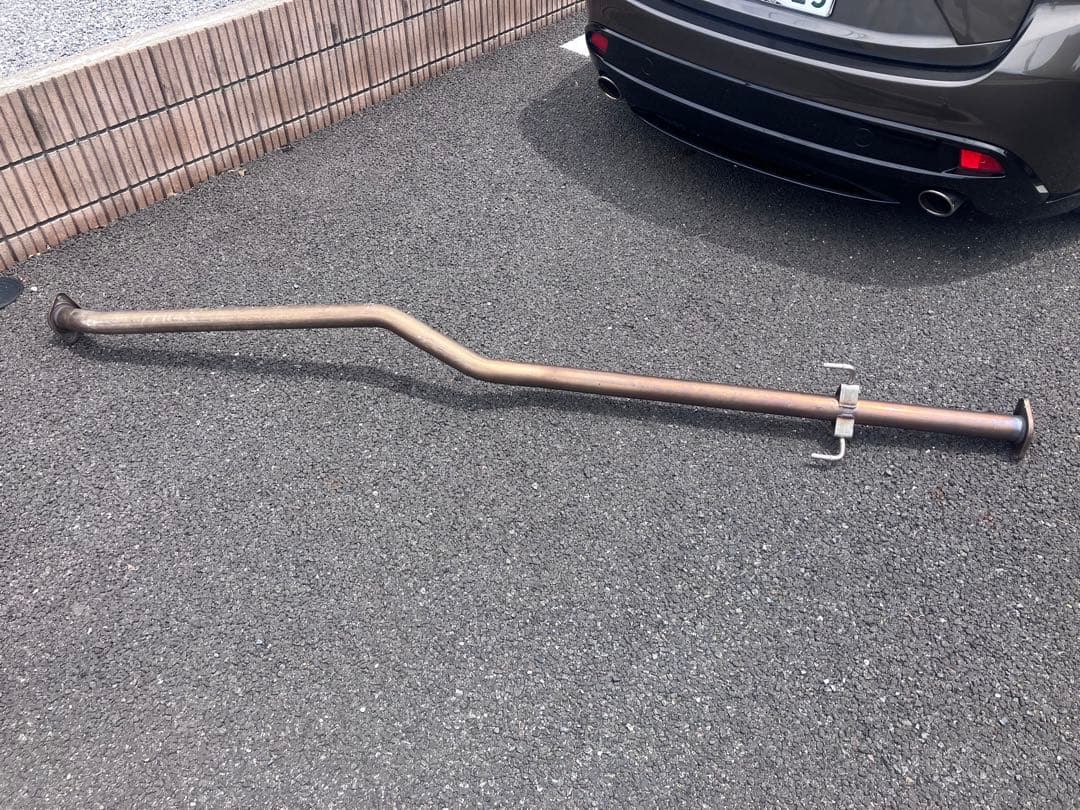 アクセラスポーツ 中間ストレートマフラー - メルカリ