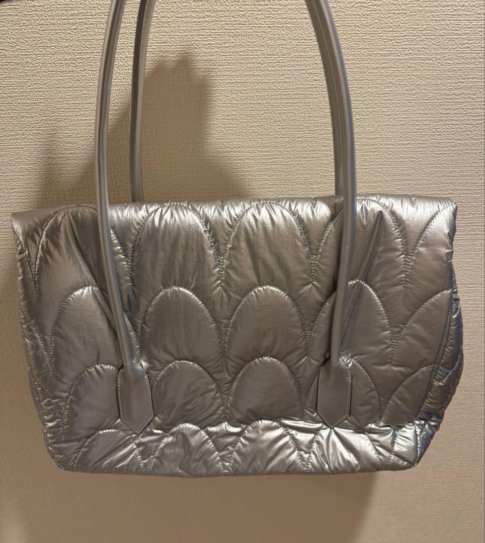 ヒュージェンヌ バッグ RAPIU silver - メルカリ