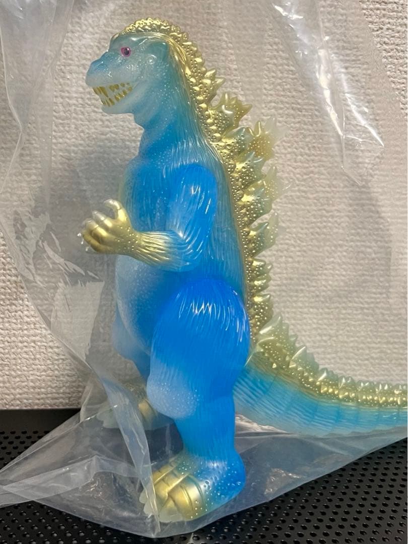 東宝怪獣福袋350「1954ゴジラ350 氷結Ver.」 ソフビ - メルカリ