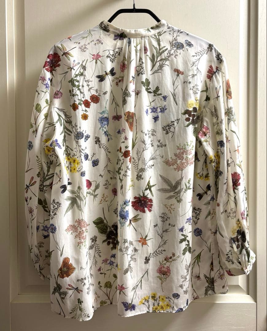 ボタニカルリベルラプリント ボウタイブラウス トゥモローランド