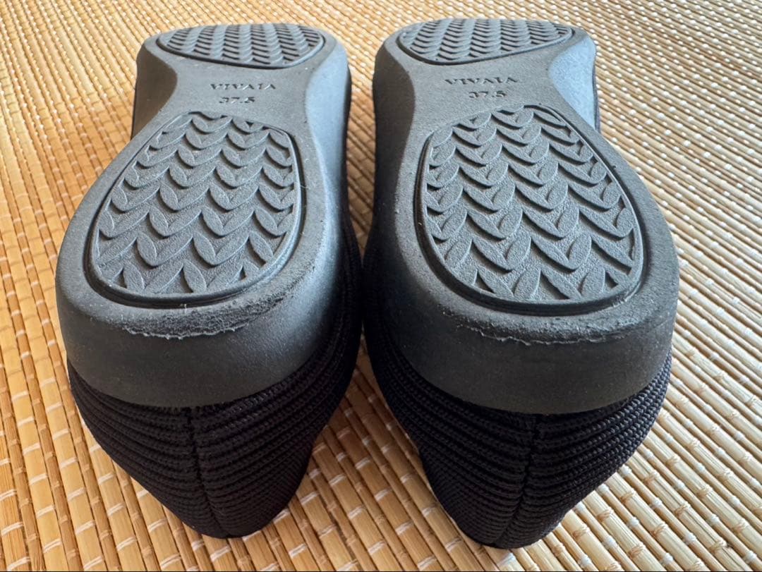 【VIVALA】ブラック/フラットシューズ/ポーチ付き/23.5〜24.0cm