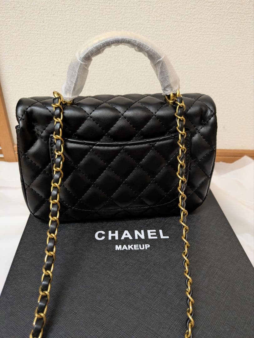 CHANEL ロゴハンドル キルティング ショルダーバッグ ノベルティ