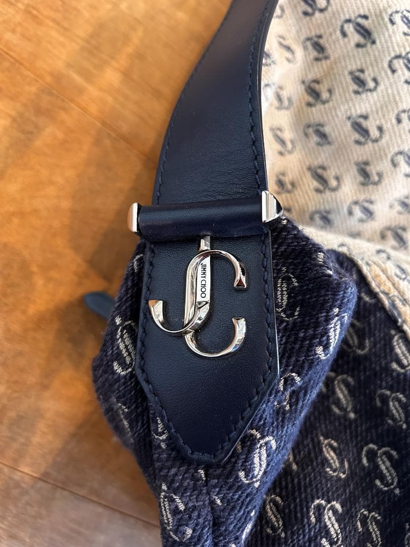 ジミーチュウ JCロゴ ジャカード ホーボーバッグ - メルカリ