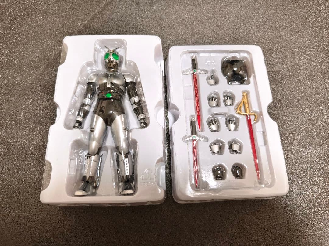 S.H.Figuarts（真骨彫製法）　シャドームーン